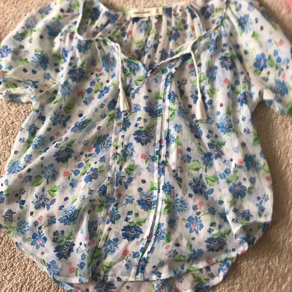 Flowy white floral Abercrombie shirt